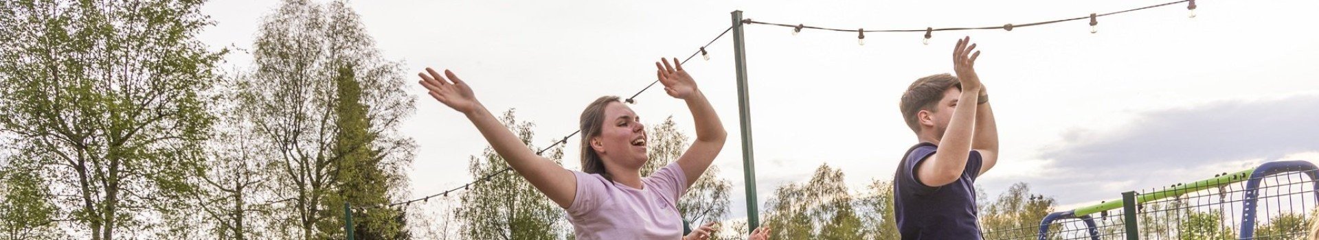 Ardennen camping bertrix animator op een camping in de zomer